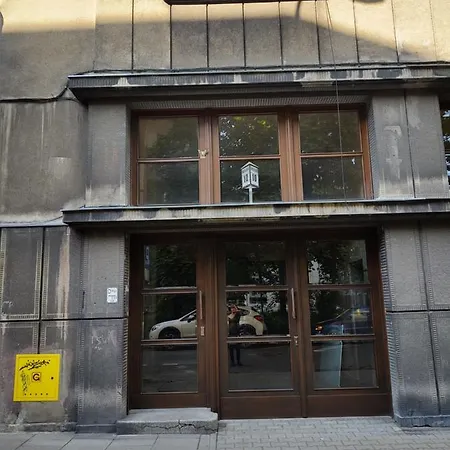 Little Big Red - Modern Daire Krakow